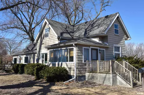 610 N Main St, Le Roy, IL 61752