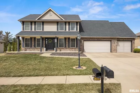 200 Pinehurst Ln, Washington, IL 61571