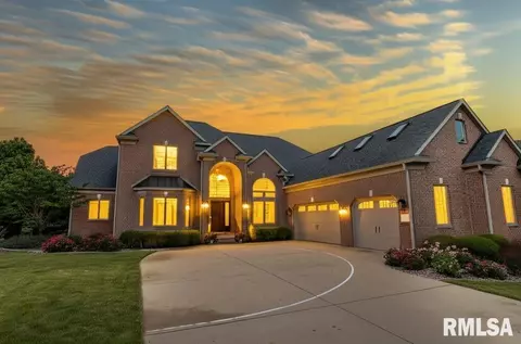 10723 N Trails Edge Dr, Peoria, IL 61615