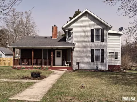 628 Eisenhower Ave, Lewistown, IL 61542