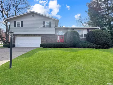 4602 W Lynnhurst Dr, Peoria, IL 61615