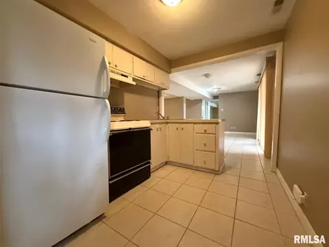 Kitchen - 20 Indian Trl, Macomb, IL 61455 photo 3 of 3