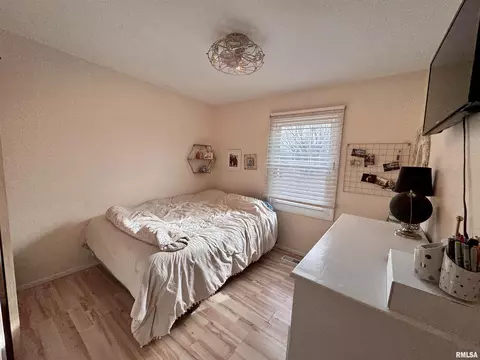 Bedroom - 9 Prairie Rd, Macomb, IL 61455 photo 3 of 5