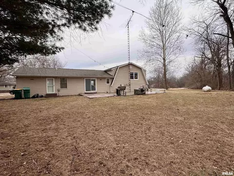 Exterior - 9 Prairie Rd, Macomb, IL 61455 photo 2 of 2