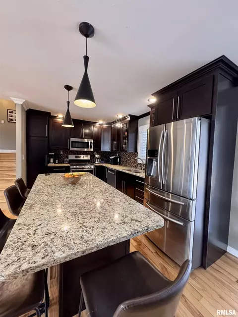 Kitchen - 9 Prairie Rd, Macomb, IL 61455 photo 5 of 8