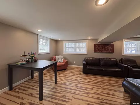 Living - 9 Prairie Rd, Macomb, IL 61455 photo 4 of 7