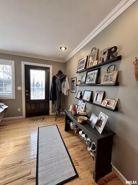 Entry Way - 9 Prairie Rd, Macomb, IL 61455 photo 1 of 4