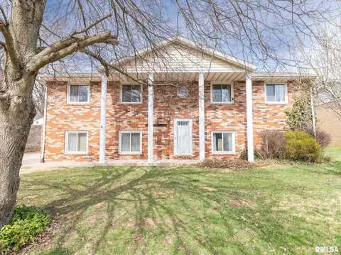 109 Julian Ave, East Peoria, IL 61611