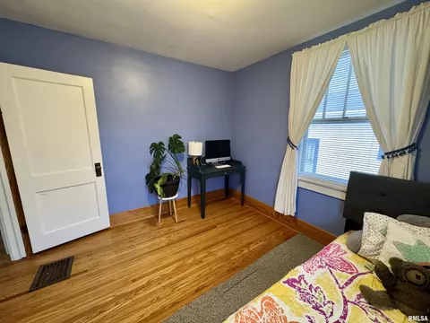 Bedroom - 405 S Edwards St, Macomb, IL 61455 photo 2 of 9