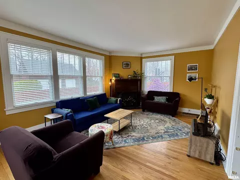 Living - 405 S Edwards St, Macomb, IL 61455 photo 1 of 6