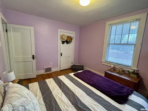 Bedroom - 405 S Edwards St, Macomb, IL 61455 photo 7 of 9