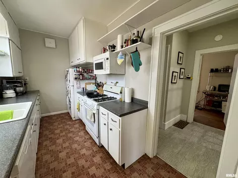 Kitchen - 405 S Edwards St, Macomb, IL 61455 photo 4 of 4