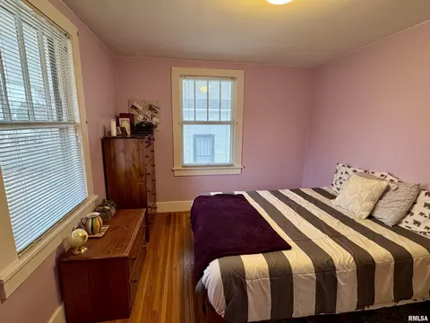 Bedroom - 405 S Edwards St, Macomb, IL 61455 photo 5 of 9