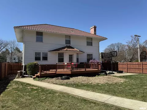 Exterior - 405 S Edwards St, Macomb, IL 61455 photo 4 of 7