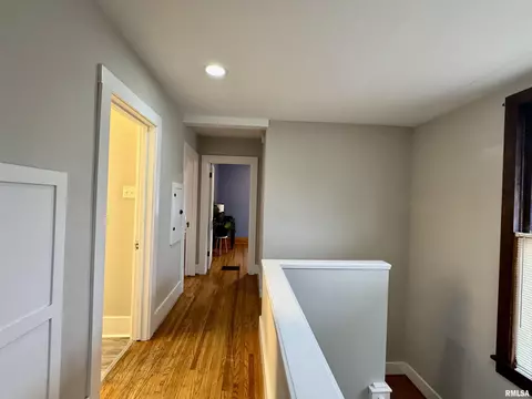 Entry Way - 405 S Edwards St, Macomb, IL 61455 photo 10 of 11