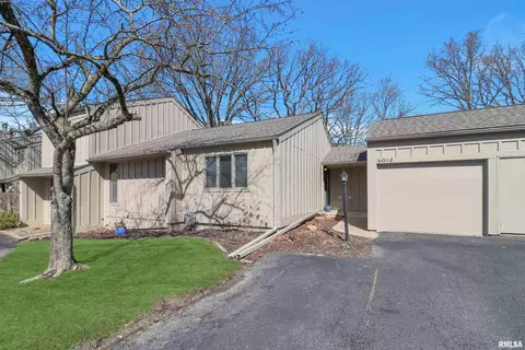 6012 N Bent Oak Ln, Peoria, IL 61615