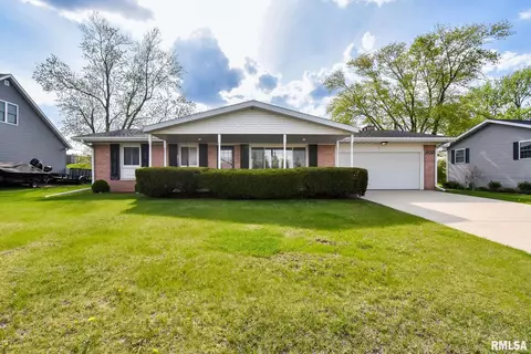 202 Gillman Ave, Washington, IL 61571