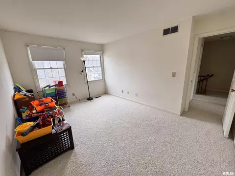 105 Arlington Dr, Macomb, IL 61455 photo 10