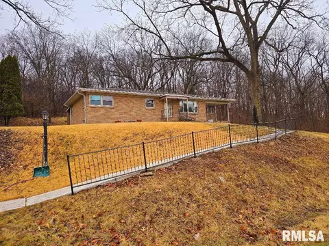 26824 County Highway 27, Canton, IL 61520
