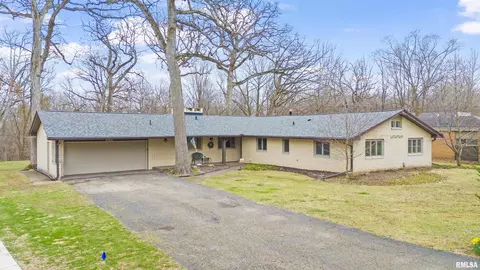 9164 N Timber Ln, Peoria, IL 61615