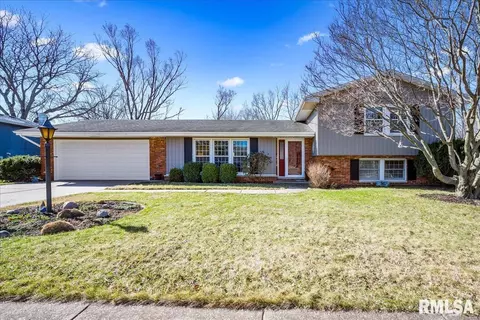 3208 W Westport Rd, Peoria, IL 61615