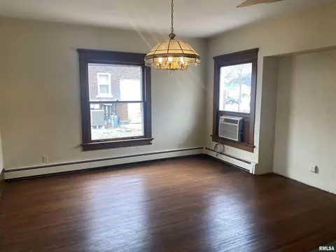 418 E Jackson St, Macomb, IL 61455 photo 9