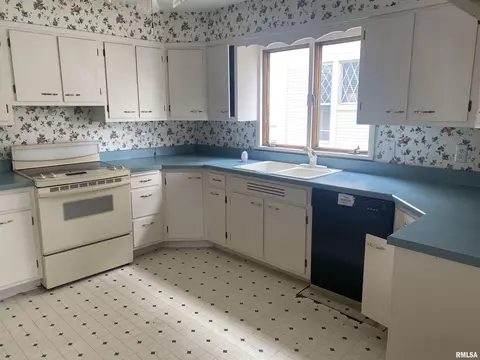 418 E Jackson St, Macomb, IL 61455 photo 11