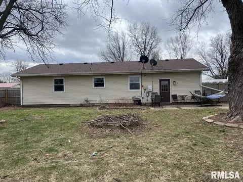 Exterior - 124 Harmony Ln, Macomb, IL 61455 photo 3 of 3
