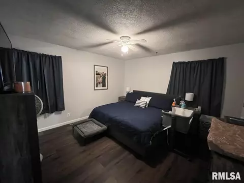 Bedroom - 124 Harmony Ln, Macomb, IL 61455 photo 2 of 5