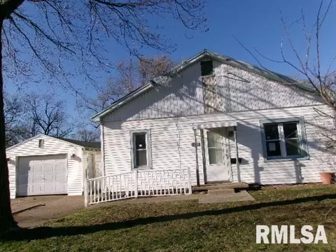 263 Koch St, Pekin, IL 61554