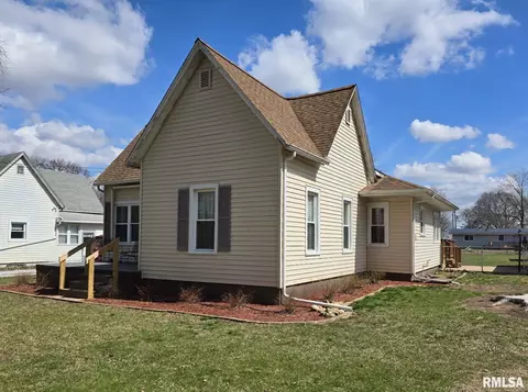 302 S Park Ave, Manito, IL 61546
