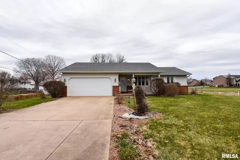 1101 E Jefferson St, Morton, IL 61550