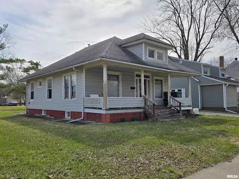 519 N Johnson St, Macomb, IL 61455 photo 1