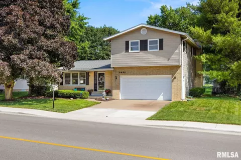 1055 E Jefferson St, Morton, IL 61550 photo 2