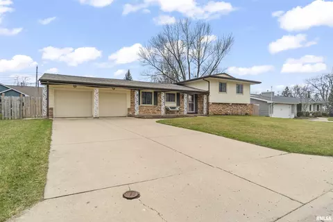 514 W Clybourn Ct, Peoria, IL 61614