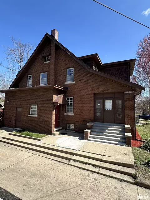 949 NE Glen Oak Ave, Peoria, IL 61603