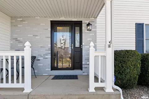 2312 W Marks Pl, Dunlap, IL 61525 photo 4