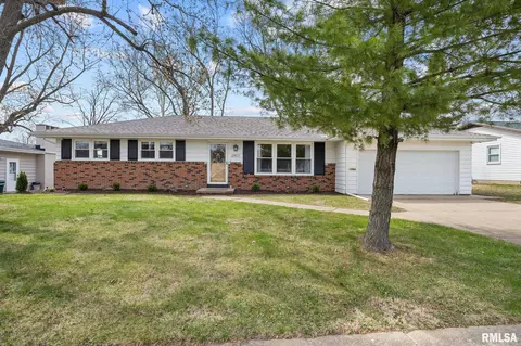 2802 W Gilbert Ave, Peoria, IL 61604