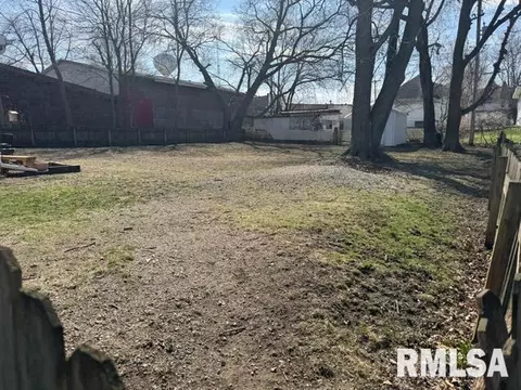 108 W 2nd St, Delavan, IL 61734 photo 9