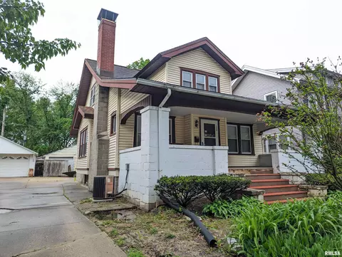 220 W Hanssler Pl, Peoria, IL 61604