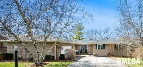 4035 S Dunbar Pt, Mapleton, IL 61547