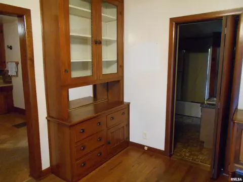Entry Way - 401 E Wood St, Avon, IL 61415 photo 1 of 1