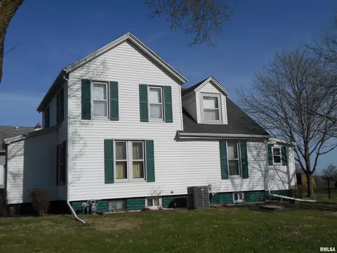 Exterior - 401 E Wood St, Avon, IL 61415 photo 3 of 3