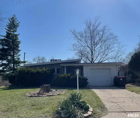 4519 N Bournedale Dr, Peoria, IL 61614