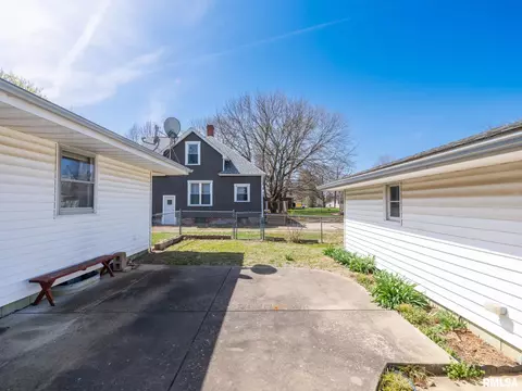 509 E 6th St, Delavan, IL 61734 photo 38