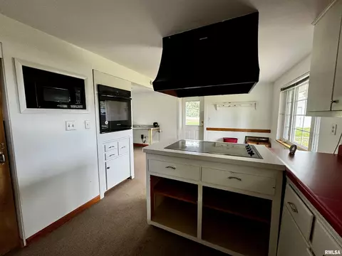 1600 Cherokee Rd, Macomb, IL 61455 photo 7