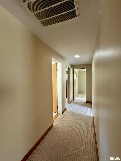 1600 Cherokee Rd, Macomb, IL 61455 photo 15