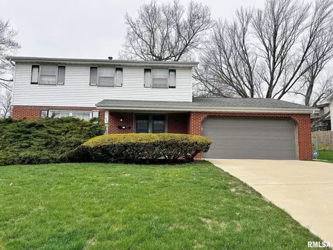 1717 W Pinewood Pl, Peoria, IL 61614