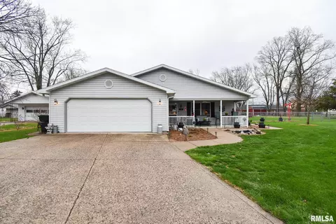 104 Esser St, Washington, IL 61571