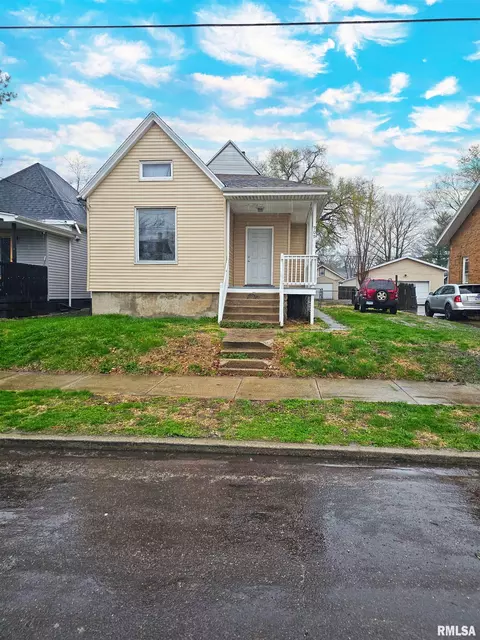 909 E Mcclure Ave, Peoria, IL 61604